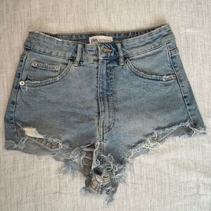 Zara denim shorts Size 2